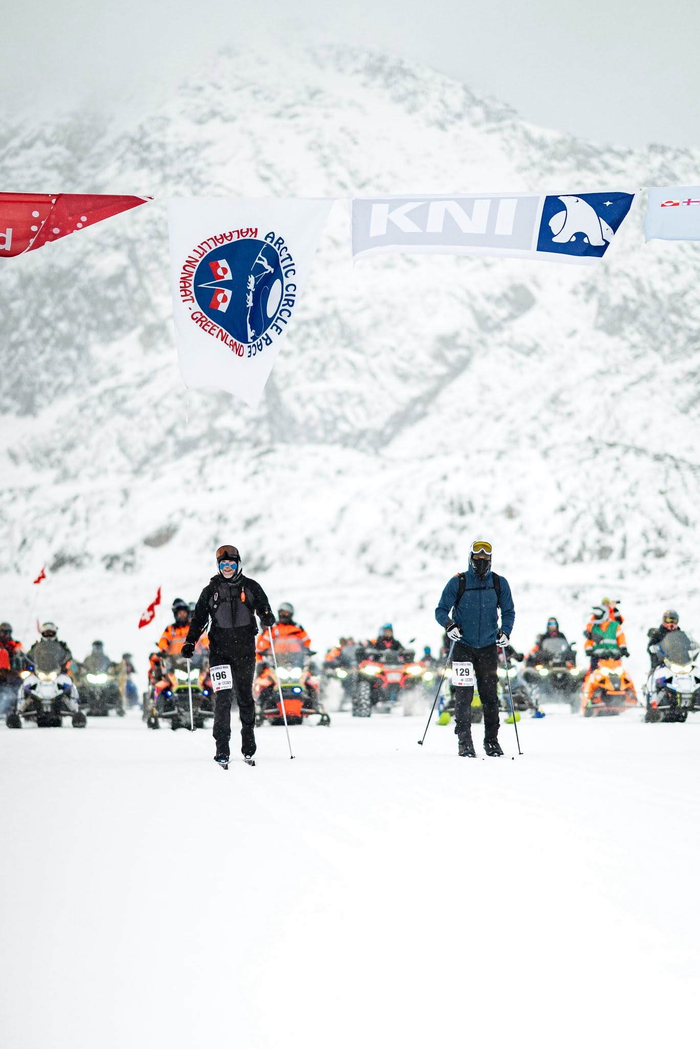 Ny Forside Deltagere ved målet i Arctic Circle Race